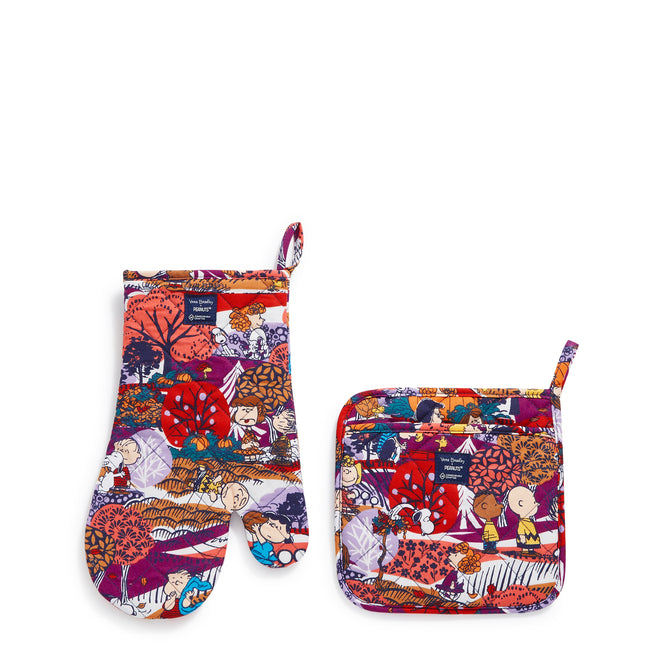 Peanuts® Pot Holder & Oven Mitt Set